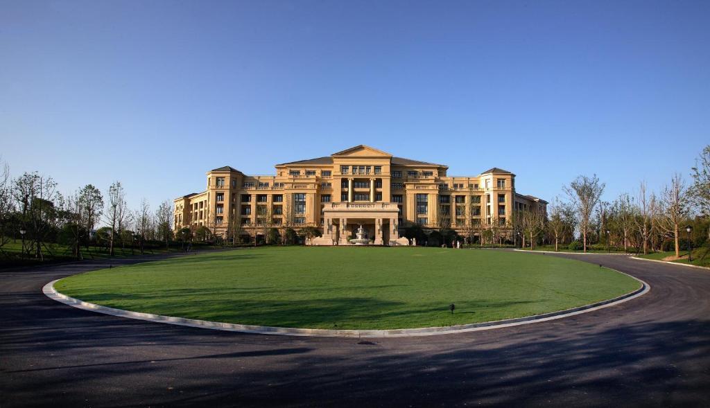 Landison Green Town Hotel Xinchang Exteriör bild